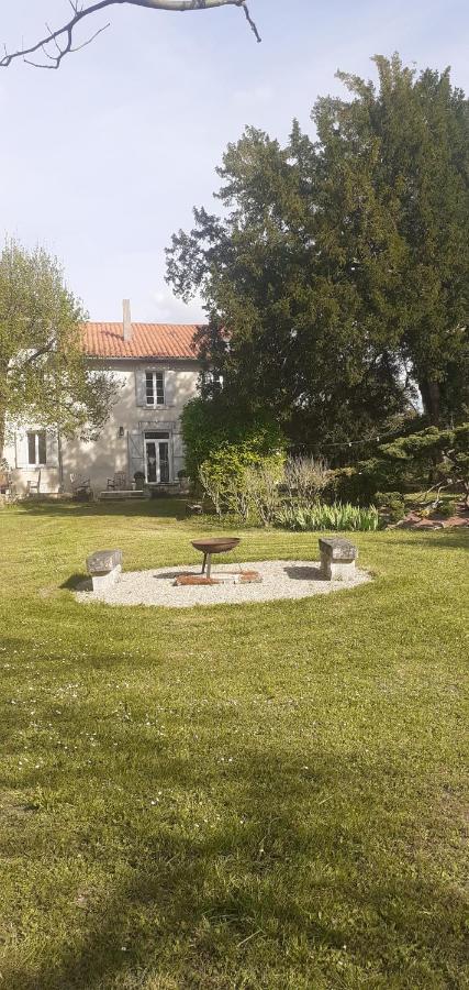 Maison Blanche Cherval Екстериор снимка