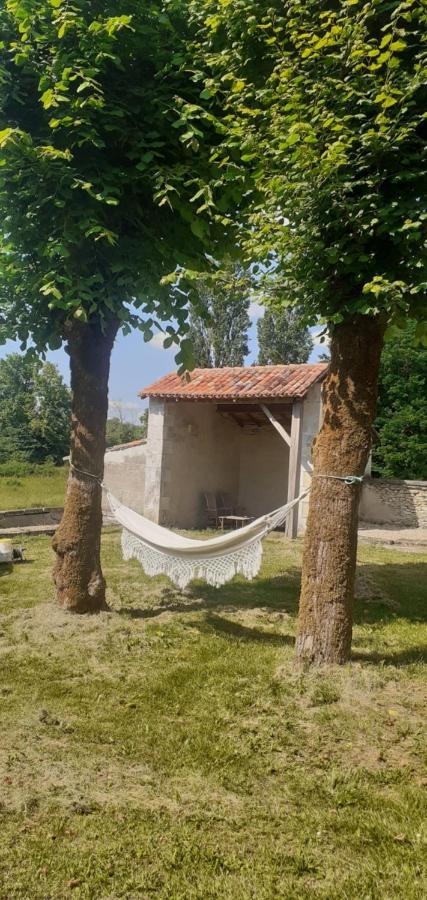 Maison Blanche Cherval Екстериор снимка