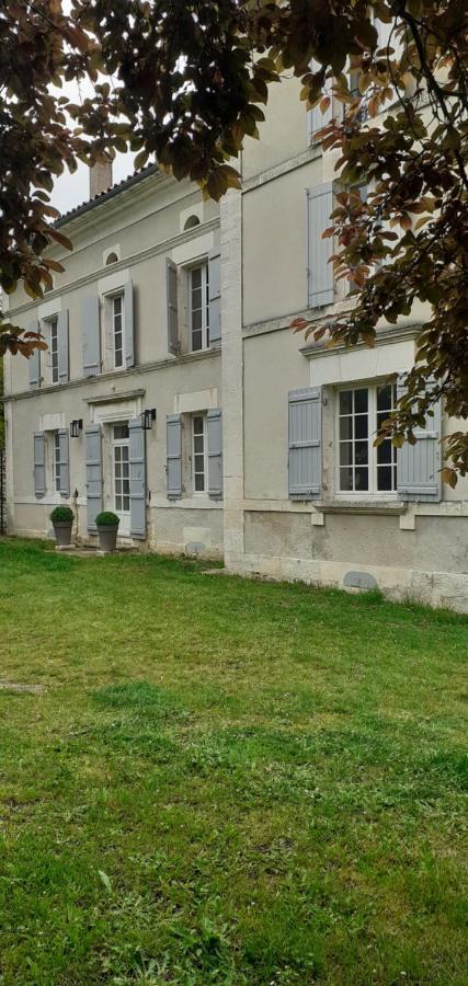 Maison Blanche Cherval Екстериор снимка