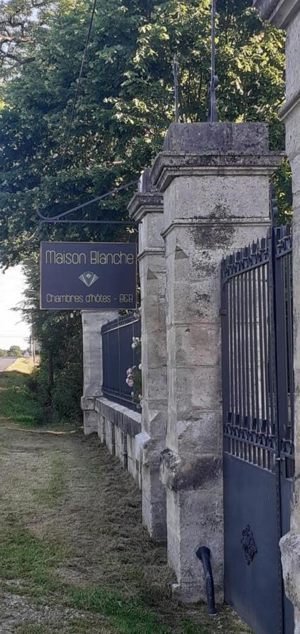 Maison Blanche Cherval Екстериор снимка