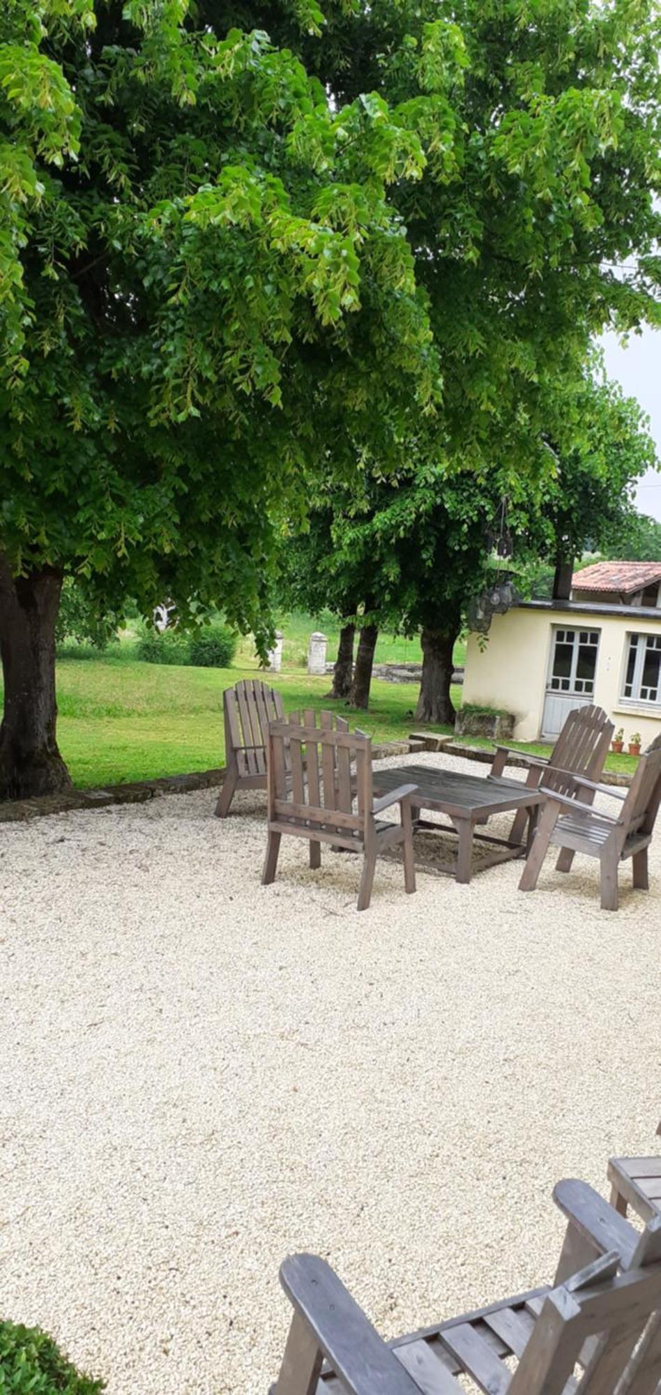 Maison Blanche Cherval Екстериор снимка